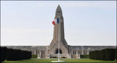 Dans quel d&eacute;partement se trouve le Mausol&eacute;e de Douaumont ?