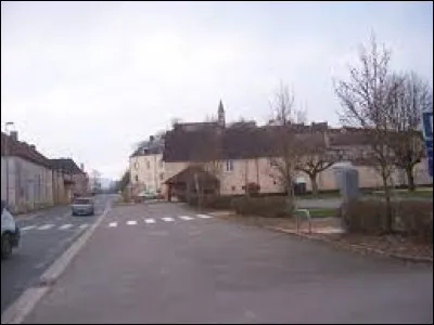 Village Saône-et-Loirien, Massilly se trouve dans l'ex région ...