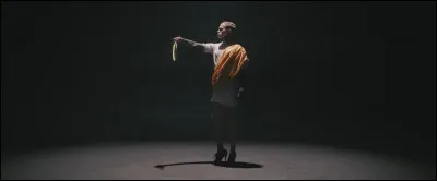 Complétez : 
"When with the devil you..."