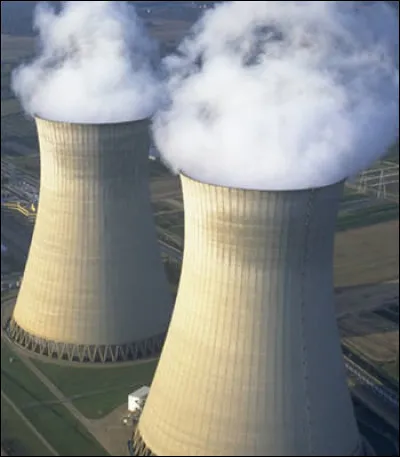 Les nuages dégagés par les aéroréfrigérants sont composés de / d'...