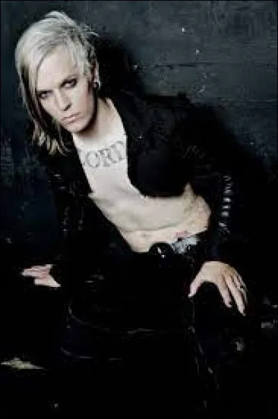 "Are you out there ?
Are you out there ?
I suffer
Your thirteenth suffers"
De quelle chanson ces paroles sont-elles extraites ?