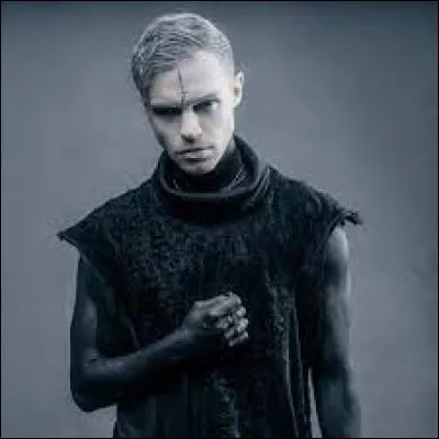 "You stand with grace
And when you fall I'll follow
To be there in case
And when you fall
I'll follow"
De quelle chanson ces paroles sont-elles extraites ?