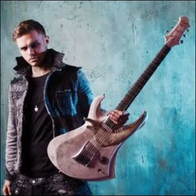 "If you fall in love
Don't give me your heart
But if you do so still"
De quelle chanson ces paroles sont-elles extraites ?