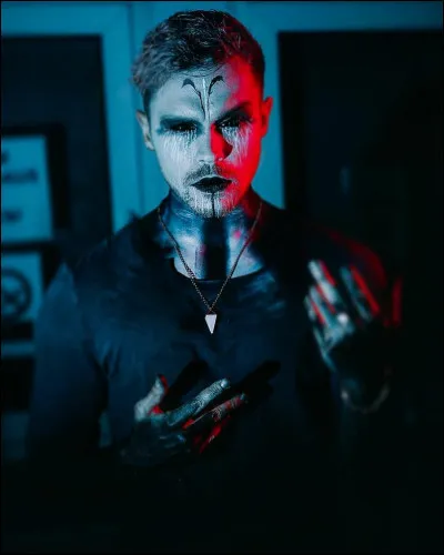 "[...]
I wanna keep the pain alive
[...]
When I'm dying in your arms
[...]
I wanna keep the pain alive
[...]
When you're dying in my arms, in my arms"
De quelle chanson ces paroles sont-elles extraites ?