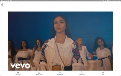 Comment s'appelle sa première chanson ?