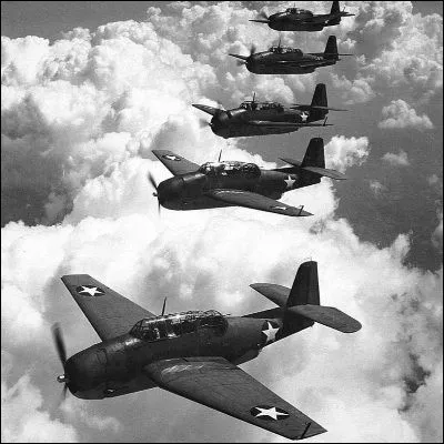 Quel lieu myst&eacute;rieux est devenu c&eacute;l&egrave;bre suite &agrave; un &eacute;v&eacute;nement de 1945 impliquant l'escadrille 19 de bombardiers am&eacute;ricains ?