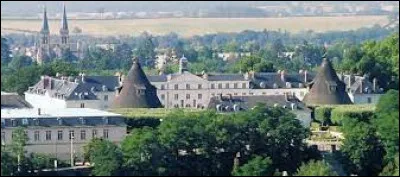 Le Creusot est une ville se trouvant dans le département de la Haute-Loire.
