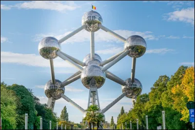 Quelle place occupe Bruxelles, la capitale, dans le classement des plus grandes villes de Belgique ?