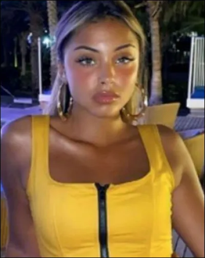 Pour quelle couleur de cheveux Wejdene a-t-elle été critiquée ?