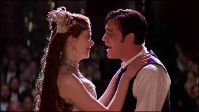 Dans "Moulin Rouge", quelle est la chanson qu'interprètent Christian et Satine sur la scène, le soir du spectacle ?