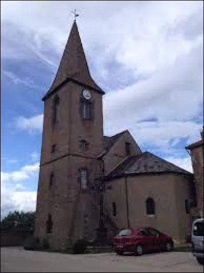Nous sommes dans le Cantal, devant l'&eacute;glise Notre-Dame-de-l'Assomption de La Chapelle-Laurent. Nous sommes dans l'ex r&eacute;gion ...