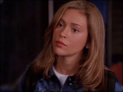 À quelle saison correspond ce look de Phoebe Halliwell ?