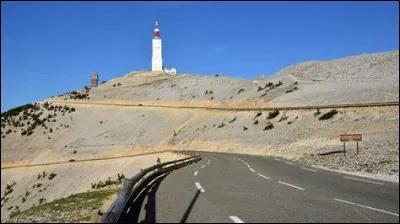 Sur un axe est-ouest, combien de kilomètres de long fait le Mont-Ventoux ?