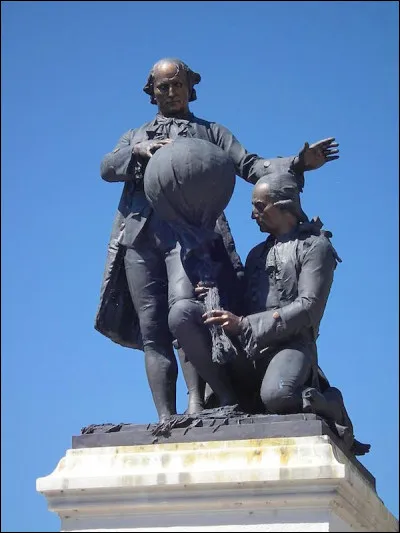 Quel événement commémore cette statue qui se trouve à Annonay ?