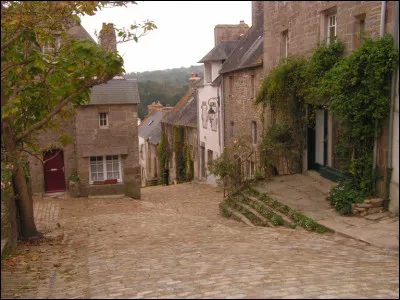 O&ugrave; irez-vous pour voir le village de Pont-Croix ?