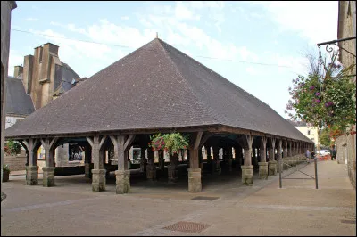 Dans quel d&eacute;partement verrez-vous les halles de Questembert, &eacute;difi&eacute;es au XVIIe si&egrave;cle ?