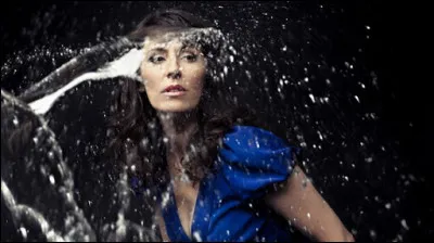 "J'irai sucrer les fraises, là-haut sur la falaise, un jour / Mes kilos d'impatience trouveront l'innocence autour / D'un au-delà, un jour
J'irai / J'irai planter ma tente dans l'Eden ou chez Dante, un jour...". De qui sont ces paroles ?