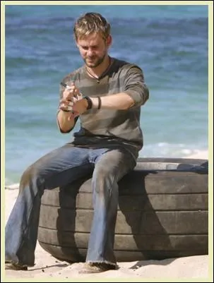 Quel objet, auquel il tient beaucoup, Charlie va t-il retrouver intact ?