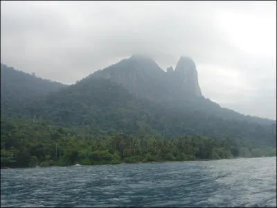 Dans la srie l'le est :