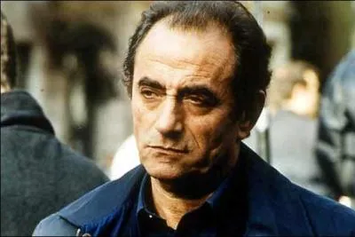 Le commissaire Huysmans enqute sur des meutres de prostitues et travestis  Bruxelles. Durant l'enqute il croise Bo, un jeune travesti qui mne son enqute sur le meurtre de deux de ses amis .