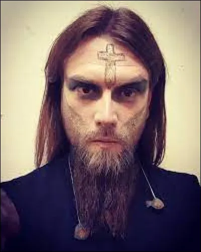 "The first one I killed
was by mistake
The second
Infected by the snake
Delusion
Set in after the third
I'm losing track"
De quelle chanson ces paroles sont-elles extraites ?