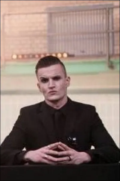 "Wherever you come from
Wherever you go to
No war is holy
Whatever they tell you
So join me for lift off
4321 go"
De quelle chanson ces paroles sont-elles extraites ?