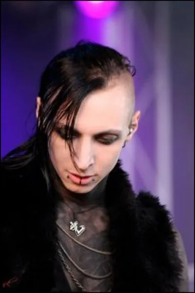 "There is no love in the [...]
In the [...]
That's what she said to me
No love in the [...]
In the [...]
That's what she said to me"
De quelle chanson ces paroles sont-elles extraites ?