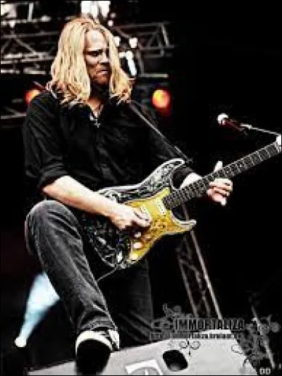 "Óðinn !
Heimdallur !
Himnahallir !
Baldur !
Forseti !
Æsir allir !"
De quelle chanson ces paroles sont-elles extraites ?