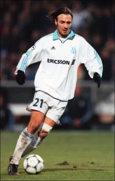 Qui est ce footballeur ?