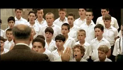 Quel acteur joue le rôle du surveillant puis du professeur de chant dans le film "Les Choristes" ?