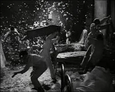 "Zéro de conduite" est le titre d'un film sorti en 1933 sur une rébellion dans un pensionnat. Qui est le réalisateur ayant donné son nom à un prix décerné chaque année ?