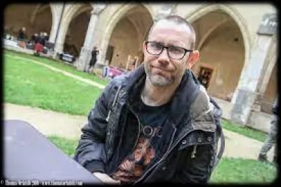 "Jötnahönd, járn- með vönd.
Jökull skelfur, freyðir strönd.
Jafnan halda engin bönd.
Jötnahönd, jötnahönd"
De quelle chanson ces paroles sont-elles extraites ?