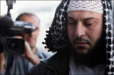 Nouvel pisode dans le feuilleton sur Lis Hebbadj, souponn de polygamie et de fraude aux allocs, cette semaine. Pourquoi ?