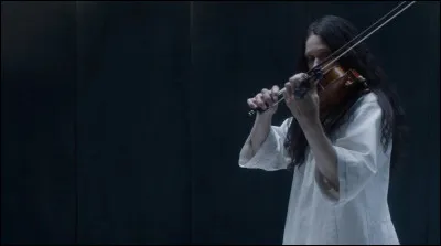 Nous découvrons cette patiente de Sherrinford dans le dernier épisode de la série. Quelle est son identité ?