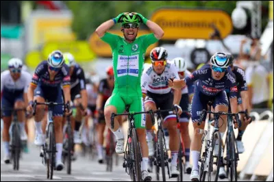 Le coureur cycliste britannique Mark Cavendish est né sur l'île de Man ; il est donc...