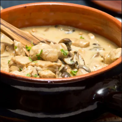 Le sot-l'y-laisse est une pièce de viande de :