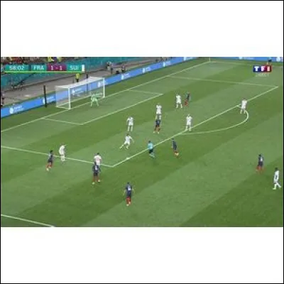 Qui a mis un but contre son camp en finale ?