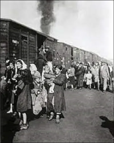 23 juillet 1942 : 
Quel camp d'extermination entre en activité ce jour-là ?