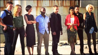 Quelques personnes venant des 4 coins du monde et qui n'ont, à priori, rien en commun, sont connectées les unes aux autres. Quelle est cette série ?