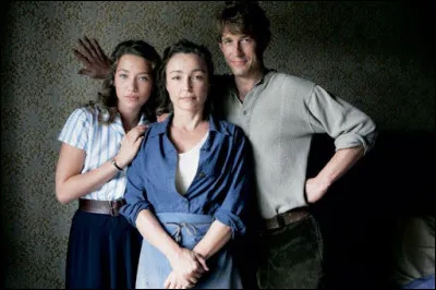 Quel est ce film de Florence Moncorgé-Gabin, qui réunit Catherine Frot, Laura Smet et Gregori Derangère ?