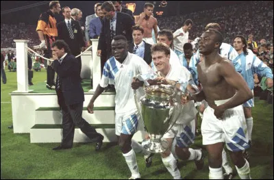 L'OM a remporté la première édition du nouveau format de la C1 en mai 1993, mais qui a inscrit le but vainqueur face au Milan AC ?