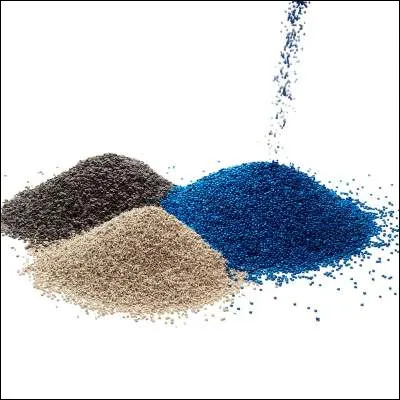 Quel produit cosmétique nécessitant un plastifiant aurait été inventé par les Chinois il y a 5000 ans ?