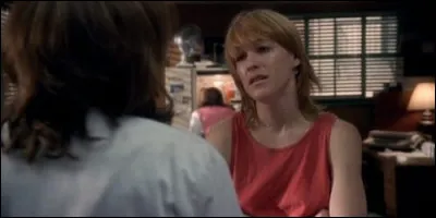 Quel est le problème de Chloé Lewis au début de la série ?