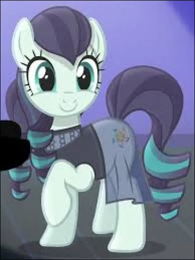Elle est l'une des meilleures chanteuses d'Equestria et une amie d'enfance d'Applejack :