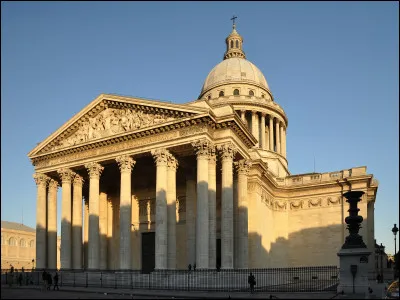 Quelle est la première femme à être enterrée au Panthéon pour son propre mérite ?