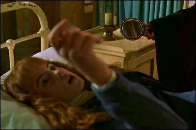 Qui a pétrifié Hermione ?