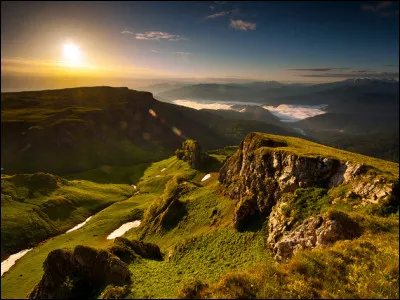 Région montagneuse enclavée, voici l'Adyguée. Dans quel pays devrez-vous vous rendre pour vous y promener ?