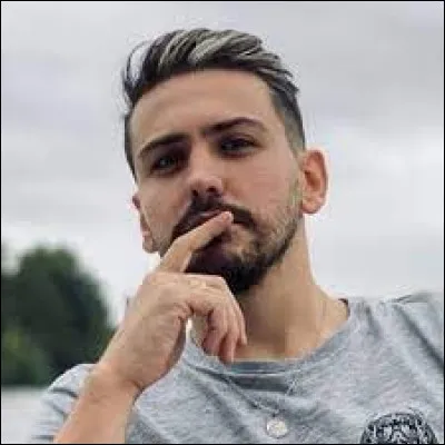 Qui est ce célèbre youtubeur français ?