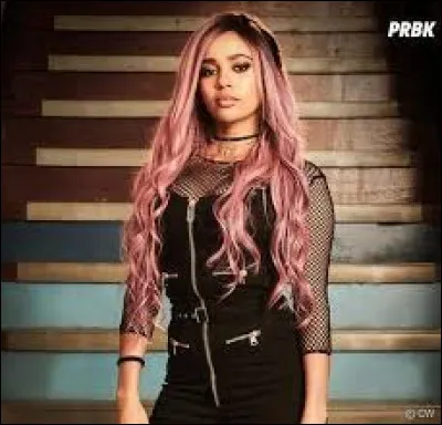 Comment s'appelle l'amie de Jughead Jones qui l'a aidé à s'intégrer aux South Side High ?