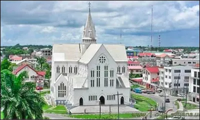 Le Guyana est l'ancienne Guyane britannique. Quelle est sa capitale ?
